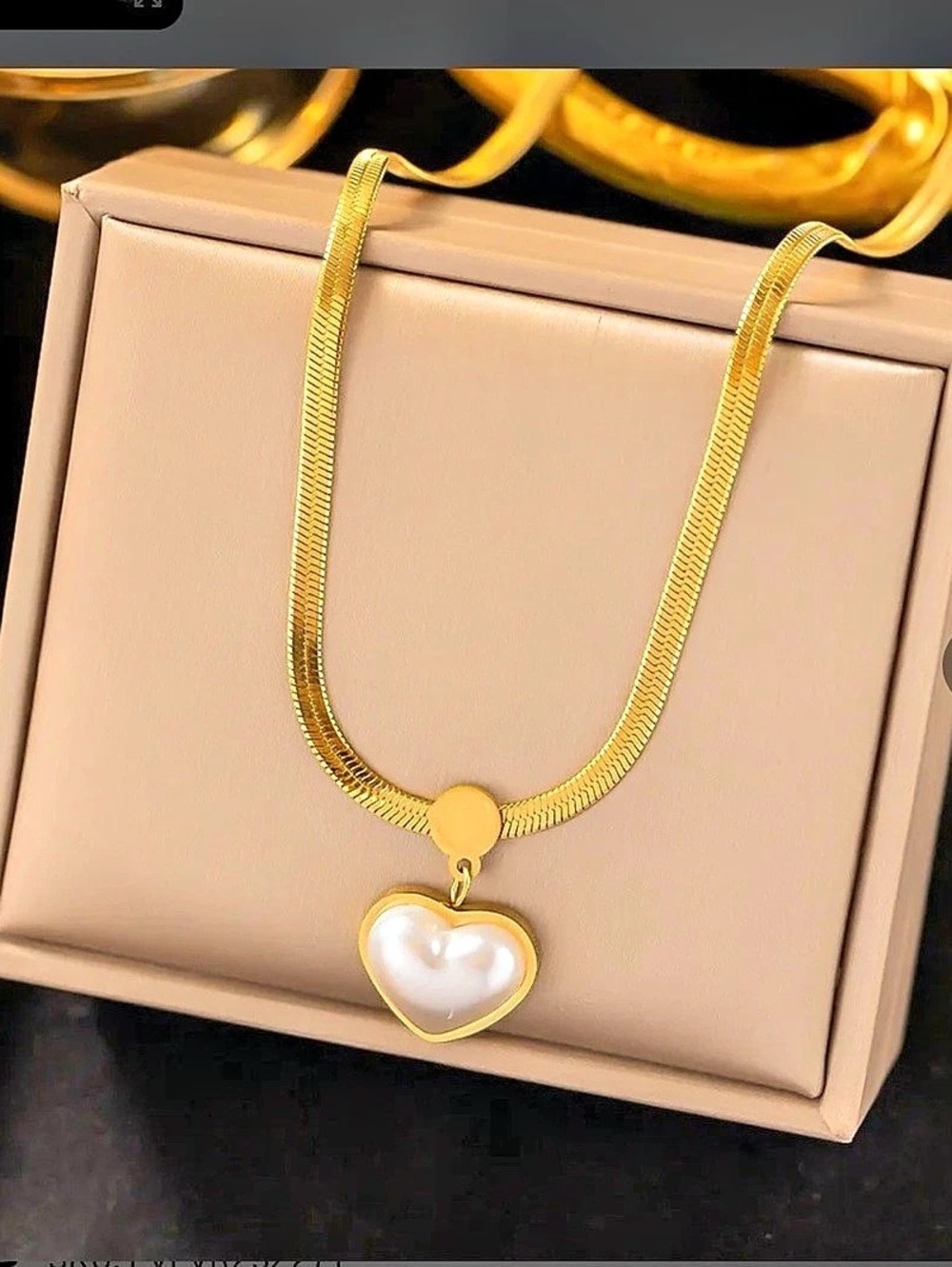 Heart Pendant Necklace in Gold & White Like New